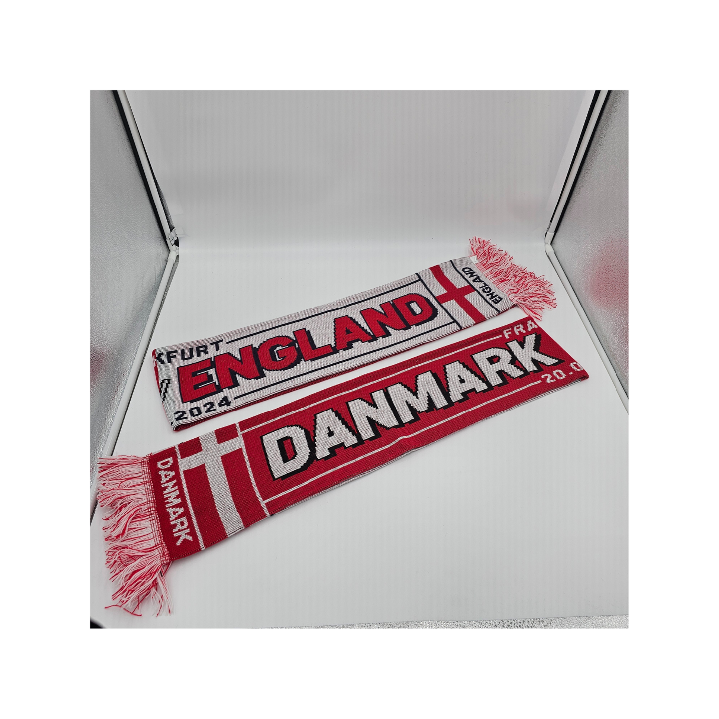 Spieltagschal Dänemark - England  - 100% Polyacryl